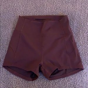 Lulu lemon booty shorts